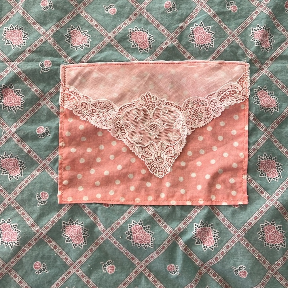 Beautiful Reversible Apron! - Picture 2 of 6